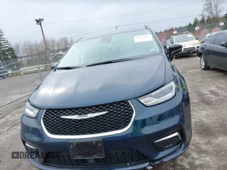 2024 Chrysler Pacifica Hybrid Select z VIN 2C4RC1S73RR188434, wystawiony jako IAAI lot #41857086 z przebiegiem 19 244 mil mil oraz . Historia ofert i sprzedaży dostępna na DreamBid. Obrazek 12.