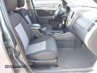 2005 Ford Escape XLT z VIN 1FMCU931X5KD62886, wystawiony jako IAAI lot #42564007 z przebiegiem 134 080 mil mil oraz . Historia ofert i sprzedaży dostępna na DreamBid. Obrazek 5.