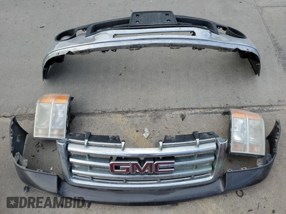 2010 GMC Sierra 1500 with VIN 1GTYKWE25AZ287603, listed as a Copart auction lot 79926284 with 122,683 mi miles and Salvage Title. Bid and sale history available at DreamBid. Image 12.