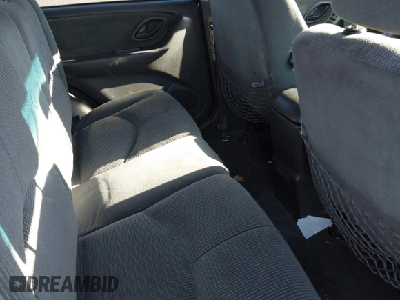 2003 Mazda Tribute LX with VIN 4F2CZ94133KM52401, listed as a IAAI auction lot 42142297 with Not Provided miles and . Bid and sale history available at carsss.com. Image 8.