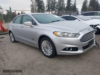 2014 Ford Fusion Energi Titanium with VIN 3FA6P0SU8ER256924, listed as a IAAI auction lot 41460304 with 1 mi miles. Bid and sale history available at carsss.com. Image 1.