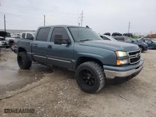 2006 Chevrolet Silverado 1500 LS with VIN 2GCEK13VX61352920, listed as a Copart auction lot 44440435 with 201,393 mi miles and Salvage Title. Bid and sale history available at carsss.com. Image 4.