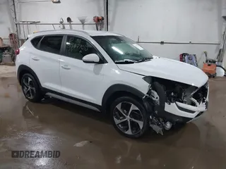 2017 Hyundai Tucson Limited z VIN KM8J3CA26HU584580, wystawiony jako IAAI lot #41587700 z przebiegiem 132 183 mil mil oraz . Historia ofert i sprzedaży dostępna na DreamBid. Obrazek 1.