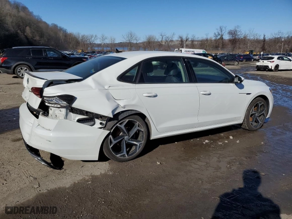 2020 Volkswagen Passat 2.0T R-Line with VIN 1VWMA7A3XLC017677, listed as a Copart auction lot 50916475 with 29,665 mi miles and Salvage Title. Bid and sale history available at carsss.com. Image 3.