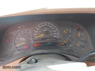 2003 Chevrolet Silverado 1500 LS with VIN 2GCEC19V231178471, listed as a IAAI auction lot 42085646 with 200,584 mi miles. Bid and sale history available at carsss.com. Image 7.