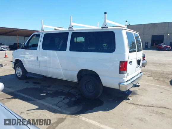 2014 Ford Econoline Passenger XL with VIN 1FBNE3BL7EDA37146, listed as a IAAI auction lot 41871526 with 139,387 mi miles. Bid and sale history available at carsss.com. Image 3.