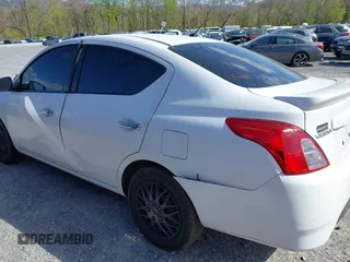 2019 Nissan Versa SV z VIN 3N1CN7AP1KL871615, wystawiony jako IAAI lot #42051338 z przebiegiem 108 364 mil mil oraz . Historia ofert i sprzedaży dostępna na DreamBid. Obrazek 12.