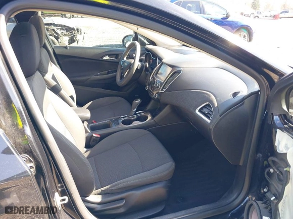 2017 Chevrolet Cruze LT with VIN 1G1BE5SM0H7159846, listed as a IAAI auction lot 41722950 with NaN miles. Bid and sale history available at carsss.com. Image 5.