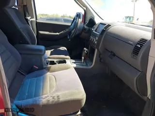 2005 Nissan Pathfinder LE with VIN 5N1AR18W15C704878, listed as a IAAI auction lot 41735335 with 162,191 mi miles. Bid and sale history available at carsss.com. Image 5.