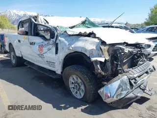 2022 Ford F-250 XL z VIN 1FT7W2BT9NEF32163, wystawiony jako IAAI lot #42086399 z przebiegiem Nie podano mil oraz . Historia ofert i sprzedaży dostępna na DreamBid. Obrazek 1.
