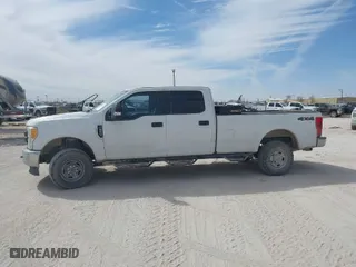 2017 Ford Super Duty F-250 SRW Lariat with VIN 1FT7W2B6XHEE73400, listed as a IAAI auction lot 41675678 with 179,224 mi miles. Bid and sale history available at carsss.com. Image 14.