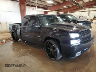 2003 Chevrolet Silverado SS z VIN 2GCEK19N631405423, wystawiony jako Copart lot #56206355 z przebiegiem 171 455 mil mil oraz Tytuł czysty. Historia ofert i sprzedaży dostępna na DreamBid. Obrazek 4.