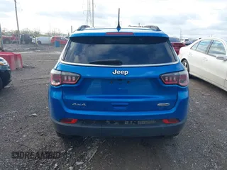 2017 Jeep Compass Latitude z VIN 3C4NJDBB3HT651274, wystawiony jako IAAI lot #42081489 z przebiegiem 127 276 mil mil oraz . Historia ofert i sprzedaży dostępna na DreamBid. Obrazek 17.