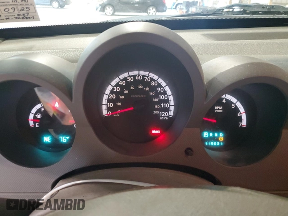 2008 Dodge Nitro SXT z VIN 1D8GT28K28W246131, wystawiony jako Copart lot #60037665 z przebiegiem 119 831 mil mil oraz Szkoda całkowita • Salvage title. Historia ofert i sprzedaży dostępna na DreamBid. Obrazek 9.