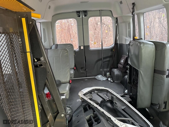 2020 Ford Transit Passenger Wagon XL with VIN 1FDAX2C84LKB65020, listed as a Copart auction lot 50907935 with 63,911 mi miles and Clean Title. Bid and sale history available at carsss.com. Image 7.