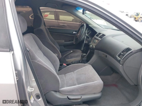 2007 Honda Accord Sdn VP with VIN JHMCM56117C017041, listed as a IAAI auction lot 42033947 with 231,586 mi miles. Bid and sale history available at carsss.com. Image 5.