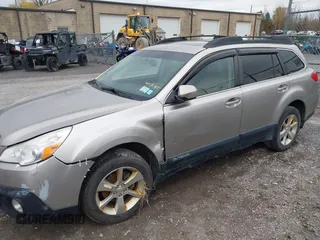 2014 Subaru Outback Limited with VIN 4S4BRBLC9E3212803, listed as a IAAI auction lot 40768635 with 173,447 mi miles and . Bid and sale history available at DreamBid. Image 17.