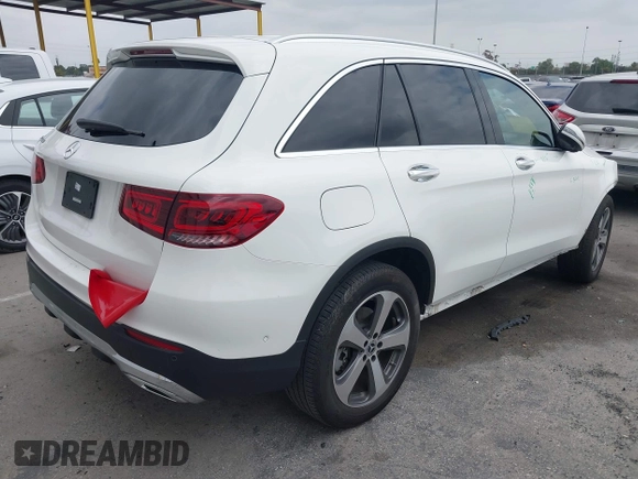 2022 Mercedes-Benz GLC 300 with VIN W1N0G8DB0NG080347, listed as a IAAI auction lot 42136270 with 30,480 mi miles and . Bid and sale history available at DreamBid. Image 4.