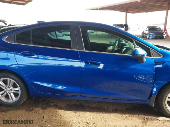 2018 Chevrolet Cruze LT with VIN 1G1BE5SM8J7196407, listed as a IAAI auction lot 41702288 with 72,216 mi miles. Bid and sale history available at carsss.com. Image 14.