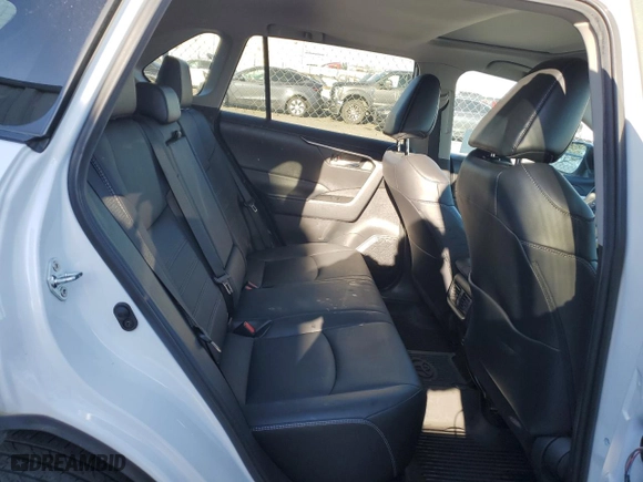 2022 Toyota RAV4 XLE Premium with VIN 2T3C1RFV4NW185738, listed as a Copart auction lot 49508135 with 61,732 mi miles and Salvage Title. Bid and sale history available at carsss.com. Image 11.