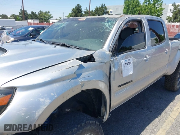 2008 Toyota Tacoma with VIN 5TEMU52N48Z472760, listed as a IAAI auction lot 42374706 with 177,628 mi miles and . Bid and sale history available at DreamBid. Image 6.