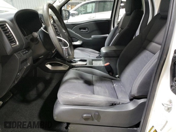 2023 Nissan Frontier S z VIN 1N6ED1CM3PN634203, wystawiony jako Copart lot #56314065 z przebiegiem 25 371 mil mil oraz Czysty tytuł • Clean title. Historia ofert i sprzedaży dostępna na DreamBid. Obrazek 7.