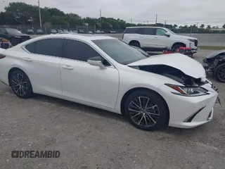 2025 Lexus ES with VIN 58ADZ1B19SU188830, listed as a IAAI auction lot 41360119 with 2,592 mi miles. Bid and sale history available at carsss.com. Image 1.