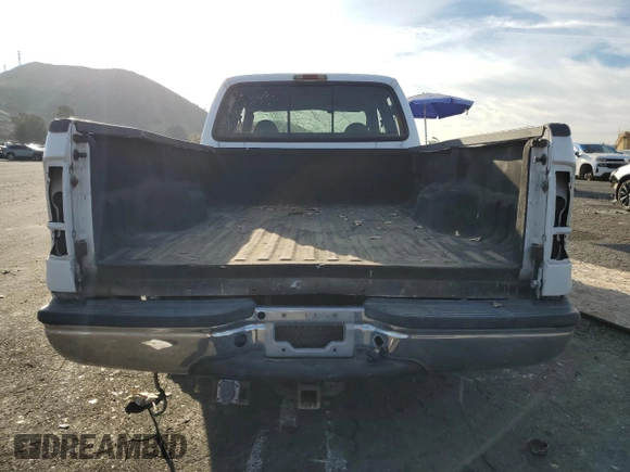 2001 Ford F-350 XL with VIN 1FTSW30S21ED10763, listed as a Copart auction lot 42611925 with 208,484 mi miles and Salvage Title. Bid and sale history available at DreamBid. Image 6.