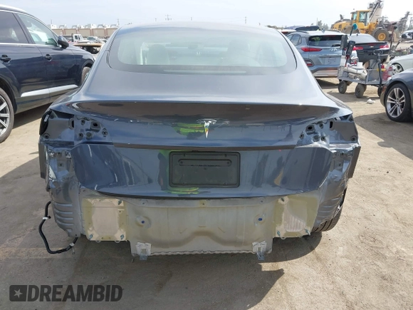 2023 Tesla Model 3 z VIN 5YJ3E1EA5PF700307, wystawiony jako IAAI lot #42034319 z przebiegiem 32 945 mil mil oraz . Historia ofert i sprzedaży dostępna na DreamBid. Obrazek 17.