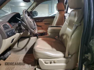 2010 Chevrolet Suburban LTZ with VIN 1GNUKKE3XAR244933, listed as a Copart auction lot 85247514 with 200,732 mi miles and Salvage Title. Bid and sale history available at carsss.com. Image 7.