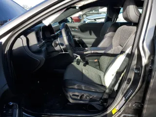 2023 Toyota Crown XLE z VIN JTDAAAAFXP3008724, wystawiony jako Copart lot #85527824 z przebiegiem 16 687 mil mil oraz Szkoda całkowita • Salvage title. Historia ofert i sprzedaży dostępna na DreamBid. Obrazek 7.