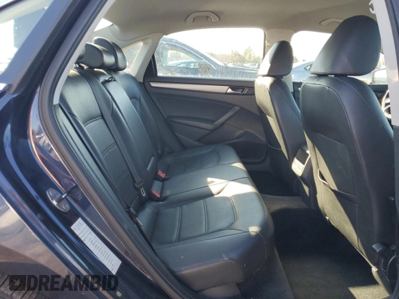 2014 Volkswagen Passat Wolfsburg Edition z VIN 1VWAT7A35EC030742, wystawiony jako Copart lot #46586205 z przebiegiem 185 690 mil mil oraz Szkoda całkowita • Salvage title. Historia ofert i sprzedaży dostępna na DreamBid. Obrazek 10.