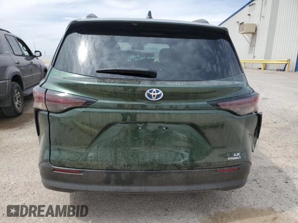 2024 Toyota Sienna LE z VIN 5TDBRKEC7RS187146, wystawiony jako Copart lot #56322655 z przebiegiem 21 611 mil mil oraz Szkoda całkowita • Salvage title. Historia ofert i sprzedaży dostępna na DreamBid. Obrazek 6.