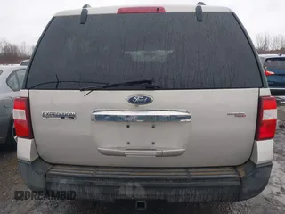 2007 Ford Expedition Max XLT z VIN 1FMFK16537LA27033, wystawiony jako IAAI lot #41695330 z przebiegiem 247 210 mil mil oraz . Historia ofert i sprzedaży dostępna na DreamBid. Obrazek 17.
