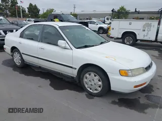 1996 Honda Accord LX with VIN 1HGCD5632TA041813, listed as a IAAI auction lot 42078545 with 145,363 mi miles and . Bid and sale history available at carsss.com. Image 1.