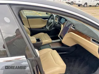 2017 Tesla Model S 60 с VIN 5YJSA1E14HF195384, выставлен на аукционе Copart как лот 57817915 с пробегом 52 075 миль миль и Чистый • Clean title. История ставок и продаж доступна на DreamBid. Изображение 5.