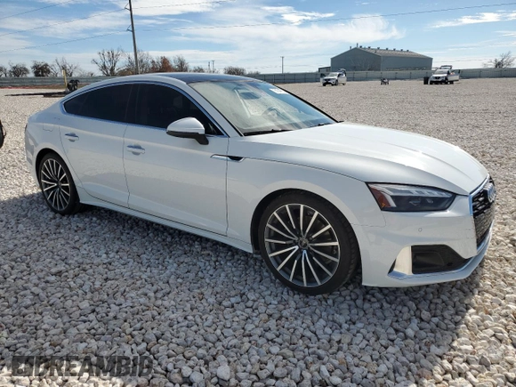 2021 Audi A5 Sportback Premium Plus with VIN WAUCBCF51MA025644, listed as a Copart auction lot 81047833 with 9,959 mi miles. Bid and sale history available at carsss.com. Image 4.
