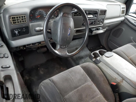 2003 Ford F-250 XL z VIN 1FTNX20F73EA04409, wystawiony jako Copart lot #84228714 z przebiegiem 142 641 mil mil oraz Szkoda całkowita • Salvage title. Historia ofert i sprzedaży dostępna na DreamBid. Obrazek 8.