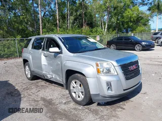 2013 GMC Terrain SLE z VIN 2GKALMEK4D6271240, wystawiony jako IAAI lot #41901723 z przebiegiem 72 626 mil mil oraz . Historia ofert i sprzedaży dostępna na DreamBid. Obrazek 1.