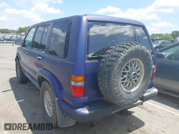 1998 Isuzu Trooper S with VIN JACDJ58X7W7914970, listed as a IAAI auction lot 42527384 with 178,470 mi miles and . Bid and sale history available at DreamBid. Image 3.