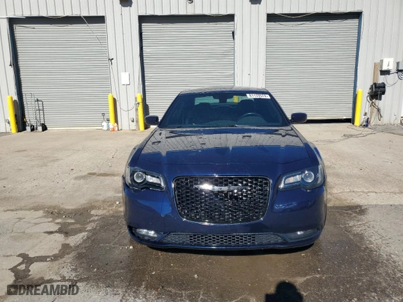 2015 Chrysler 300 with VIN 2C3CCABT4FH743416, listed as a Copart auction lot 81133574 with 112,821 mi miles and Salvage Title. Bid and sale history available at carsss.com. Image 5.