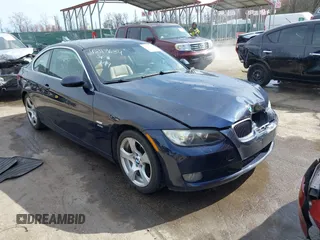2009 BMW 3 Series 328i xDrive z VIN WBAWC33589PU84317, wystawiony jako IAAI lot #41817634 z przebiegiem 166 052 mil mil oraz . Historia ofert i sprzedaży dostępna na DreamBid. Obrazek 1.