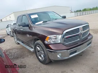 2015 Ram 1500 Lone Star z VIN 1C6RR6LT4FS729273, wystawiony jako IAAI lot #41920334 z przebiegiem 165 365 mil mil oraz . Historia ofert i sprzedaży dostępna na DreamBid. Obrazek 1.
