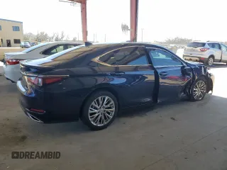 2021 Lexus ES with VIN 58ADZ1B1XMU101732, listed as a Copart auction lot 47737125 with 15,411 mi miles and Clean Title. Bid and sale history available at carsss.com. Image 3.
