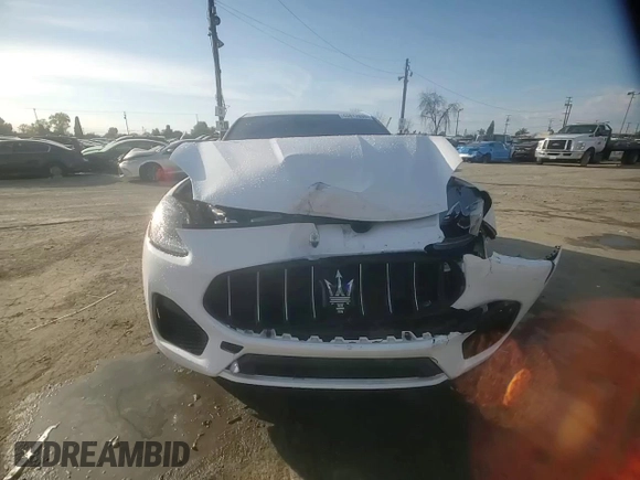 2023 Maserati Grecale GT z VIN ZN682AVA2P7418404, wystawiony jako Copart lot #44812895 z przebiegiem 33 382 mil mil oraz Szkoda całkowita • Salvage title. Historia ofert i sprzedaży dostępna na DreamBid. Obrazek 11.