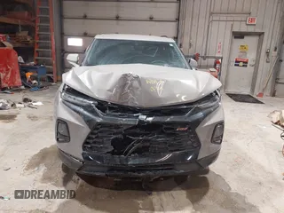2021 Chevrolet Blazer RS z VIN 3GNKBKRS4MS511445, wystawiony jako IAAI lot #41376452 z przebiegiem 34 843 mil mil oraz . Historia ofert i sprzedaży dostępna na DreamBid. Obrazek 12.