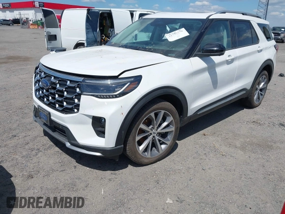 2025 Ford Explorer Platinum z VIN 1FMWK8HC0SGA53398, wystawiony jako IAAI lot #41999876 z przebiegiem 3 319 mil mil oraz . Historia ofert i sprzedaży dostępna na DreamBid. Obrazek 2.