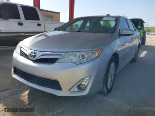 2014 Toyota Camry L with VIN 4T1BF1FK6EU840706, listed as a IAAI auction lot 39109449 with 164,746 mi miles. Bid and sale history available at carsss.com. Image 2.