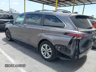 2022 Toyota Sienna XSE z VIN 5TDDSKFC6NS057817, wystawiony jako IAAI lot #42258341 z przebiegiem 196 985 mil mil oraz . Historia ofert i sprzedaży dostępna na DreamBid. Obrazek 3.