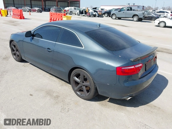 2009 Audi A5 z VIN WAUDK78T09A017324, wystawiony jako IAAI lot #41792872 z przebiegiem 212 612 mil mil oraz . Historia ofert i sprzedaży dostępna na DreamBid. Obrazek 3.